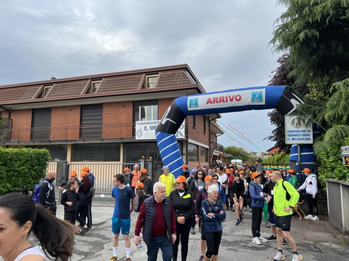 Camminata per il Melograno al via a Erba