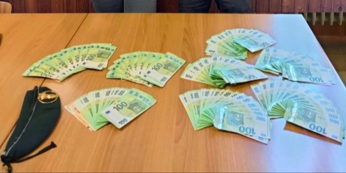 Diamanti, Rolex e fiumi di contanti sequestrati tra Italia e Svizzera