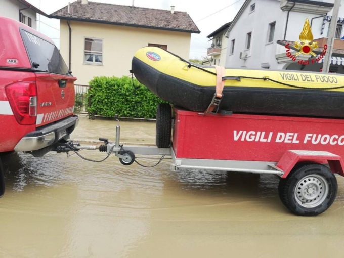 Vigili del fuoco in Emilia