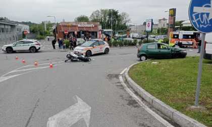 Scontro tra auto e moto a Cantù: gravissimo il motociclista