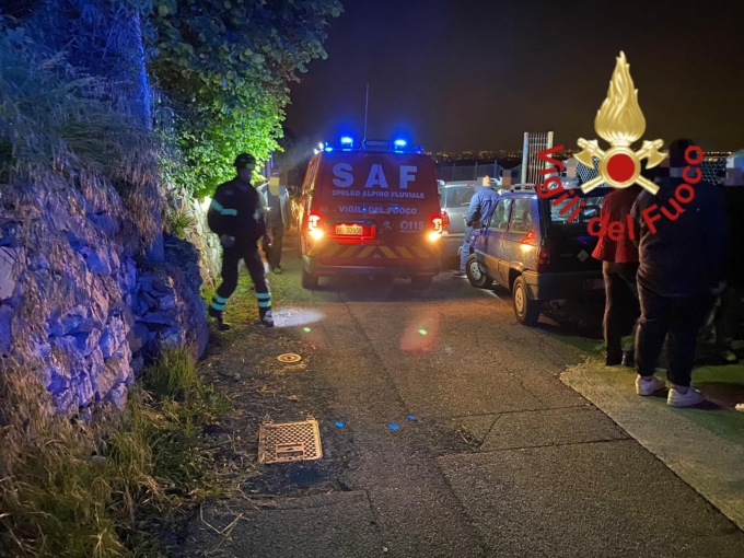 Brunate: cede il muretto e si apre il vuoto sotto di lui, 17enne in ospedale