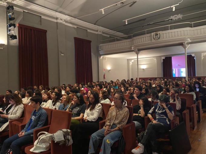 Gli studenti del Melotti a colloquio con l’autrice Viola Ardone