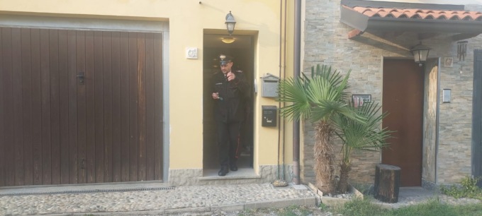 Spara alla ex compagna e poi si suicida