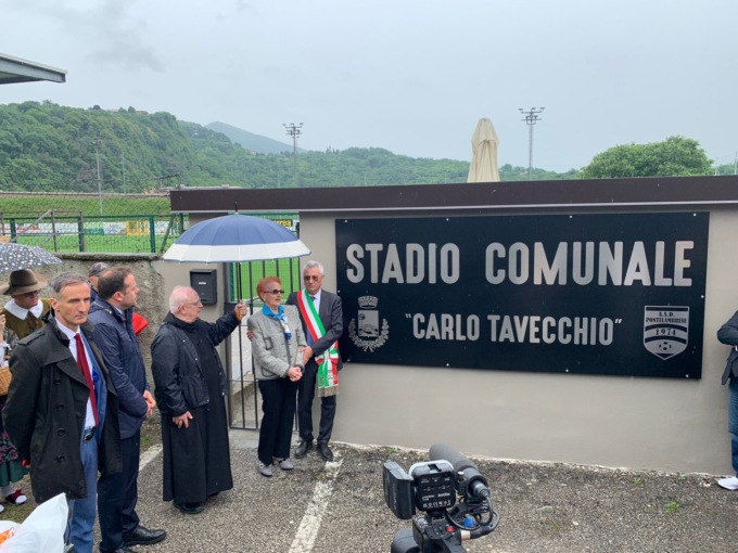 Il campo sportivo di Ponte Lambro intitolato a Carlo Tavecchio
