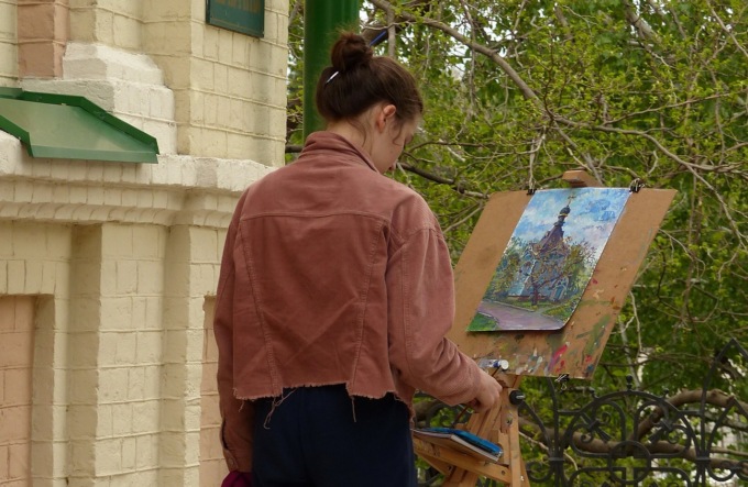Pittura dal vivo a Cantù: studenti del Melotti in via Matteotti