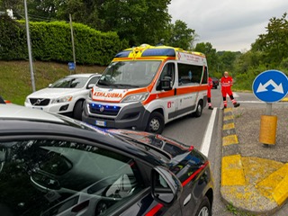 Scontro tra auto e moto ancora all’incrocio della paura