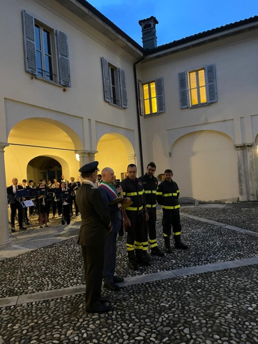 Vigili del fuoco premiati per lo slancio solidale in Emilia Romagna