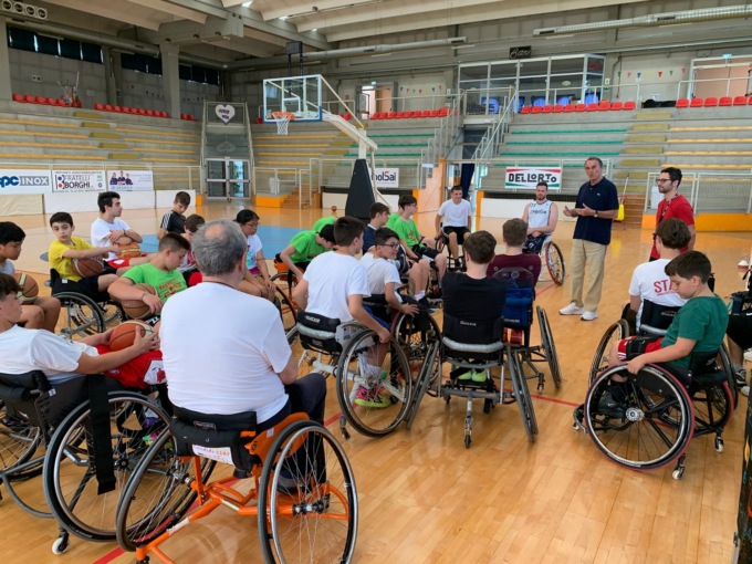 La Briantea84 ispira i ragazzi del Basket Sant’Ambrogio