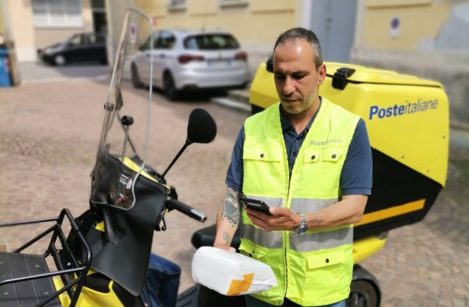Portalettere più smart: a Como in dotazione anche i nuovi palmari