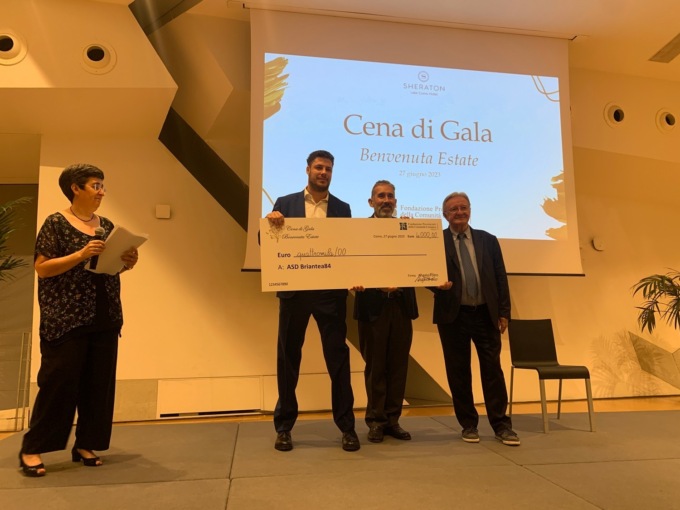 Un assegno a Briantea84 da Fondazione Comasca: servirà per la promozione sportiva e l’inclusione