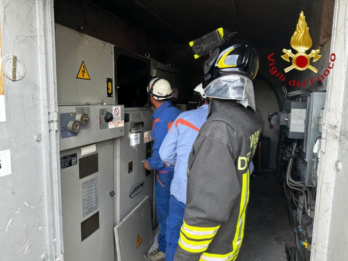 Si incendia la cabina dell’Enel: blackout a Menaggio