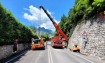 Tragico incidente sulla Lecco-Ballabio: autista di 60 anni si ribalta col camion e muore