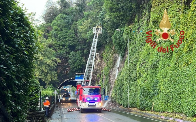 Maltempo sul lago: ancora una frana a Moltrasio e chiude la Regina