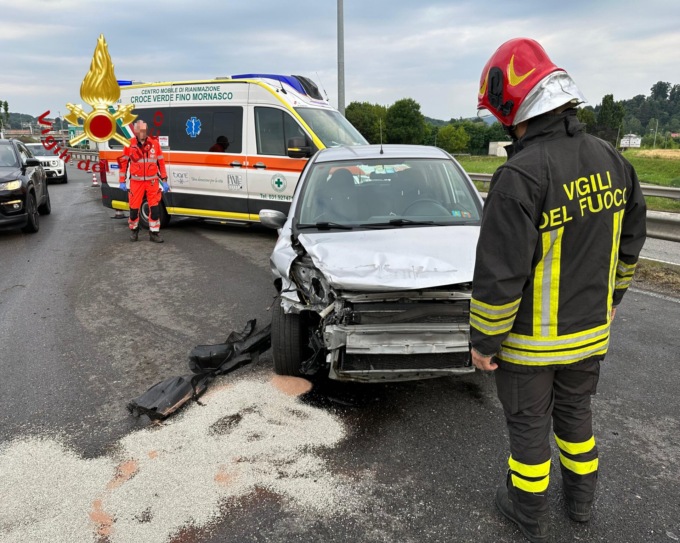 Incidente all’uscita dell’autostrada: ferito un ragazzo di 23 anni