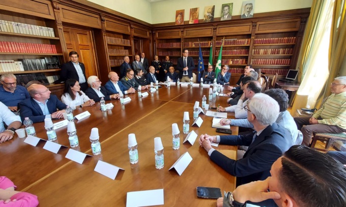 Molteni in visita a Tradate per la lotta allo spaccio: “Riaffermata la presenza dello Stato”