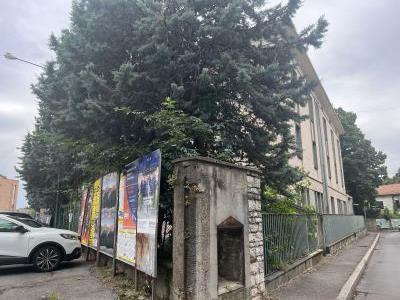 Erba, dormivano alla ex Gasfire: blitz dei Carabinieri