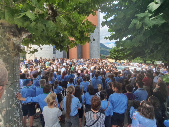Addio a Chiara Rossetti: chiesa parrocchiale gremita a Tavernola