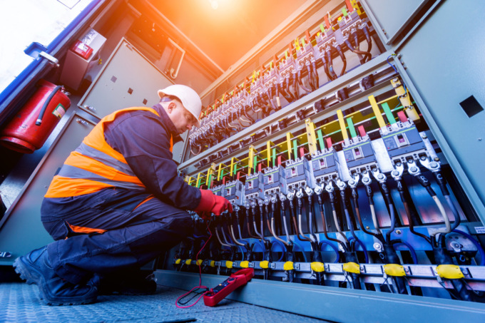 Impianti elettrici: i vantaggi di installare una blindo sbarra