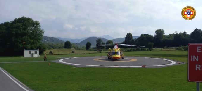 Cade in montagna e si frattura la caviglia: donna di 65 anni in ospedale