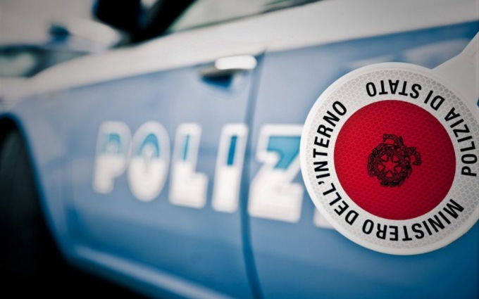 Passeggiava con la droga in tasca, arrestato un 37enne