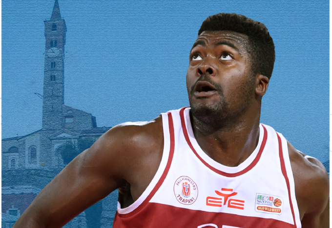 La Pallacanestro Cantù completa il reparto “lunghi”: c’è il ritorno di Nwohuocha