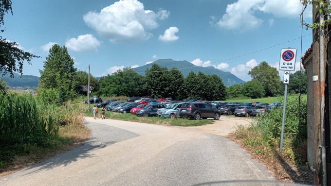 Al lido di Moiana si parcheggia abusivamente: la denuncia del Circolo Ambiente “Ilaria Alpi”