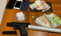 Arrestato spacciatore del Canturino: in casa cocaina, 2mila euro e una pistola scacciacani