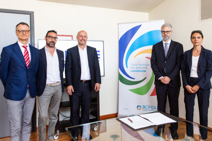 Acinque e Lariofiere: nasce la partnership per promuovere le comunità energetiche sul territorio