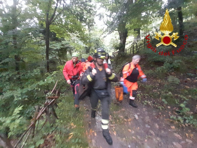 Anziana scivola su un sentiero: recuperata da Vigili del fuoco e Soccorso alpino