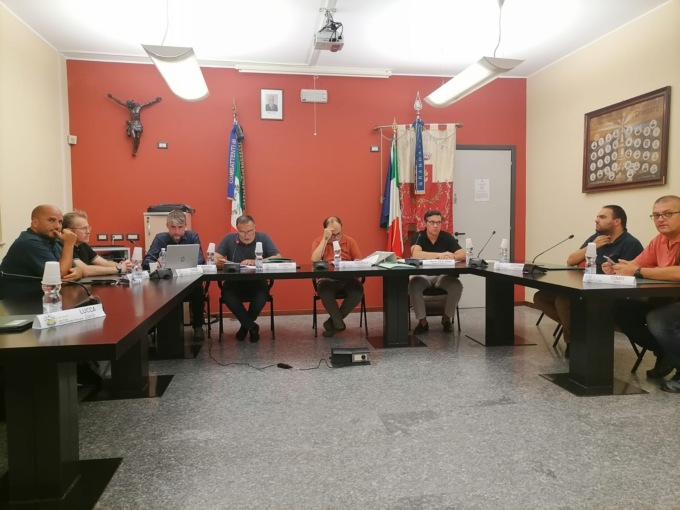 Consiglio comunale di Grandate, le minoranze assenti: rimandati sei punti