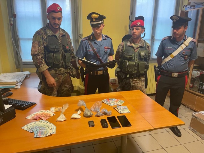 Spaccio nei boschi: due arresti in flagranza