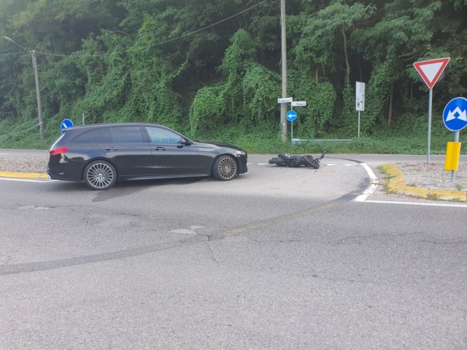 Incidente a Casnate con Bernate: paura per un giovane