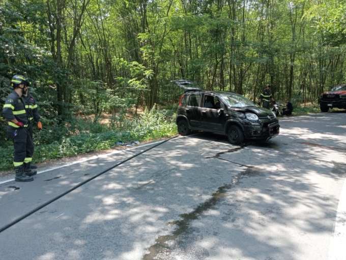 Scontro tra un’automobile e una motocicletta: gravissimo un centauro