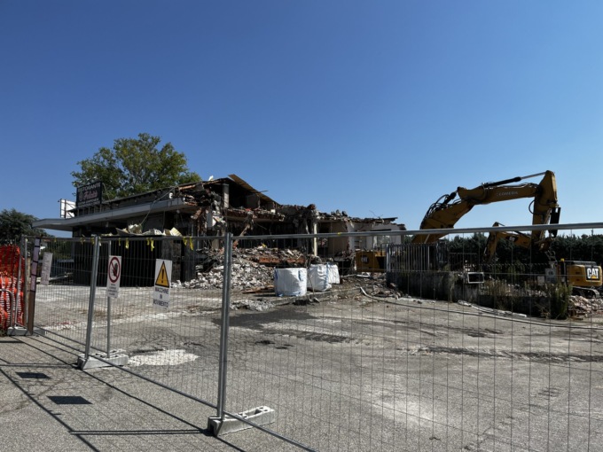 Demolizione dell’ex ristorante “Felicità”, arriva un supermercato