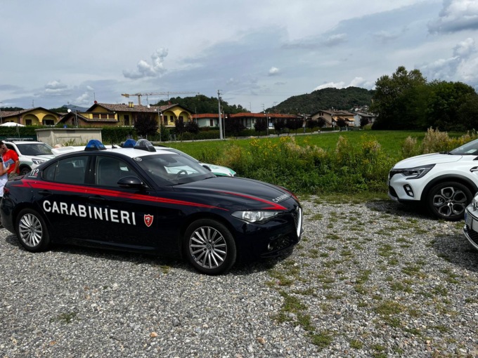 75enne si spara in un parcheggio