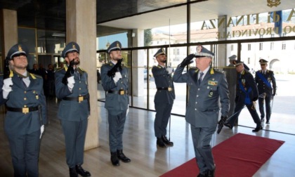 Cambio al vertice della Guardia di Finanza e il Comandante regionale fa visita a Como