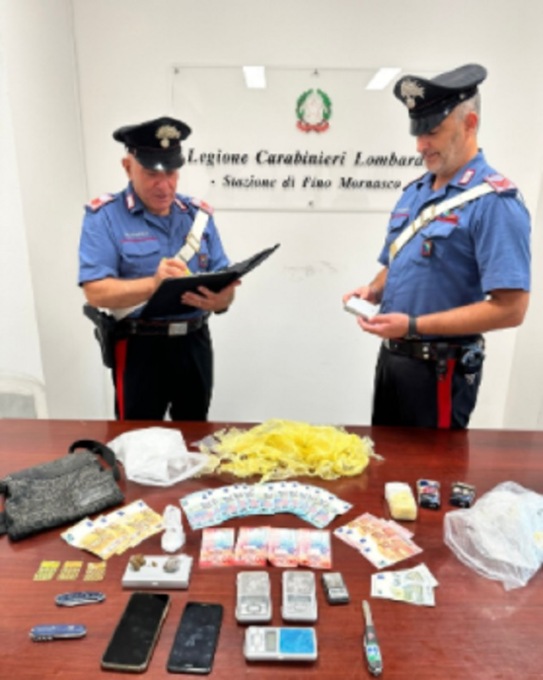 Spaccio di droga, bivacchi smantellati a Fino e Inverigo