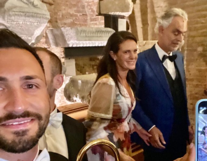 Il professore delle medie di Olgiate in concerto con Bocelli