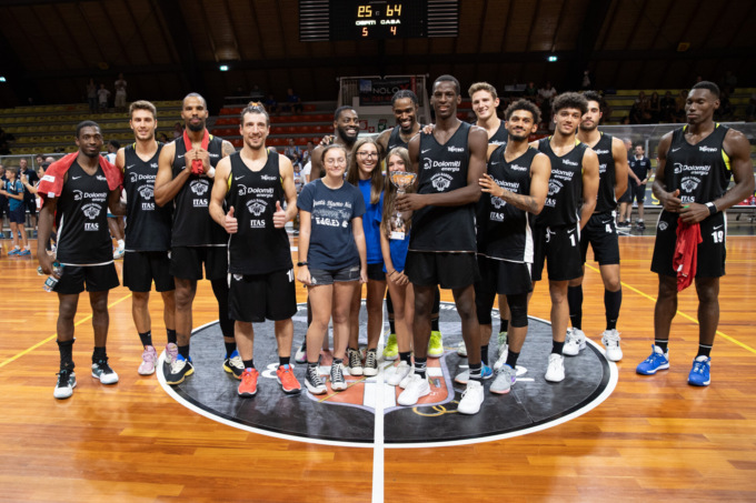 Pallacanestro Cantù: il Trofeo degli Angeli va a Trento