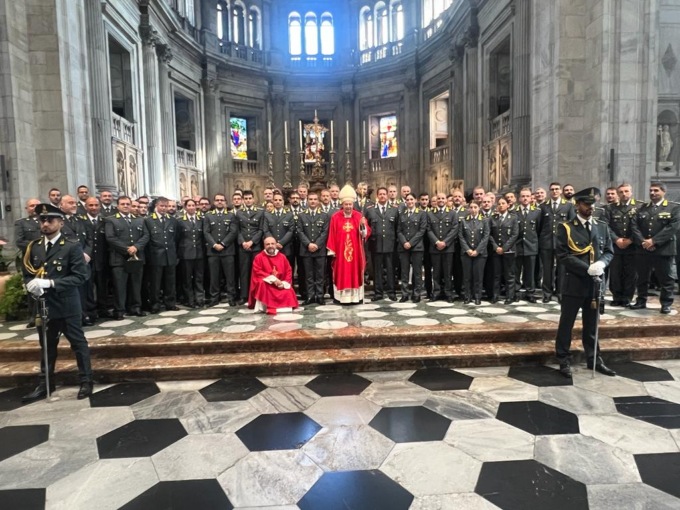 Il cardinale Cantoni celebra la messa del patrono della Guardia di Finanza