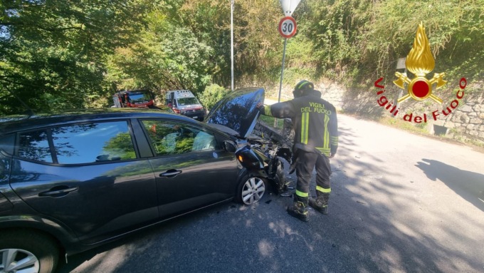 Si schianta contro il muretto: ferito un 43enne