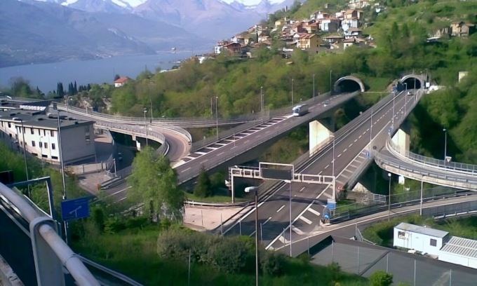 Statale 36: strada chiusa nella notte per lavori