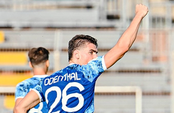 Como 1907 una doppietta dell’olandese Odenthal ribalta la Ternana e regala 3 punti ai lariani