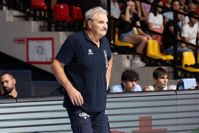 Pallacanestro Cantù e coach Sacchetti si dividono: c’è l’addio