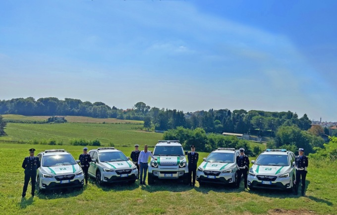 La flotta della Polizia locale di Cantù si allarga: arriva un Land Rover Defender