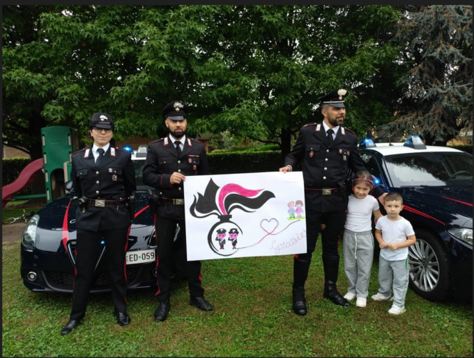 I bimbi dell’asilo di Lomazzo incontrano i Carabinieri