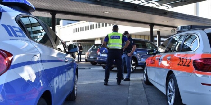 Ricercato dal 2021 per furto, rapina e lesioni: trovato in Svizzera e arrestato