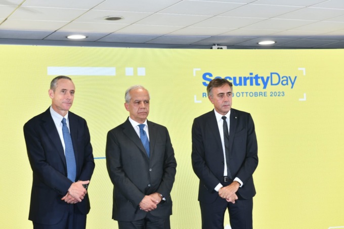 Securuty Day di Poste Italiane: c’è Piantedosi, premiato il direttore dell’ufficio di Arcellasco