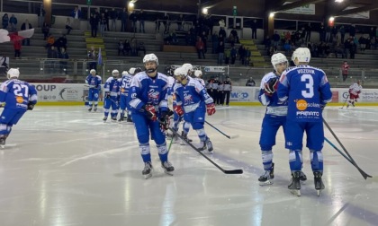 Hockey Como: a Casate la squadra biancoblù alza bandiera bianca contro il Pergine che vince per 1-6