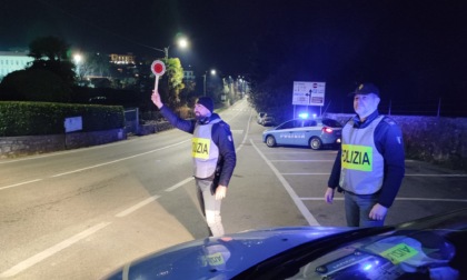 Controlli a tappeto della Polizia: ritirate 3 patenti e deferiti due autisti che guidavano da ubriachi